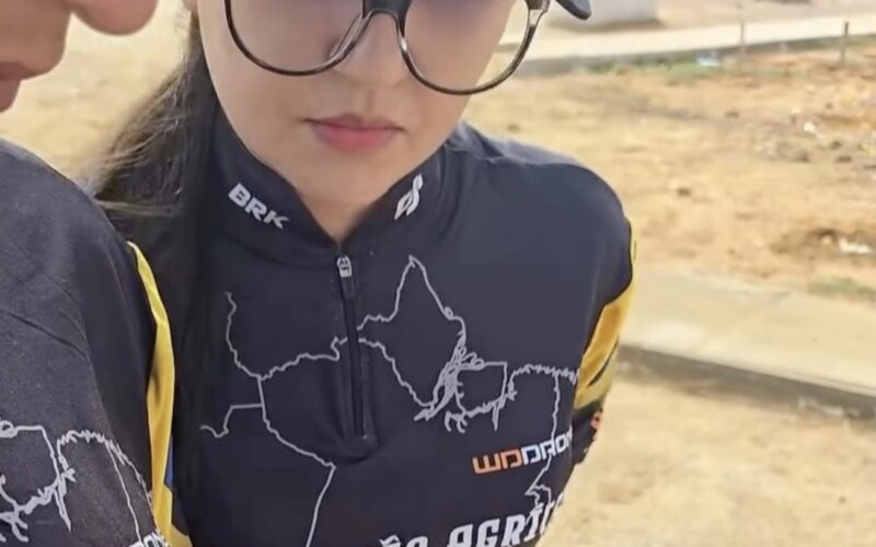 monica-foto-de-perto-alterada-1.jpg